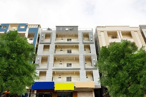Hotel Banyan Tree