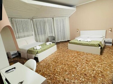 MMM HOME Train Station 2