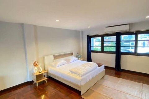 3 Brothers House BKK