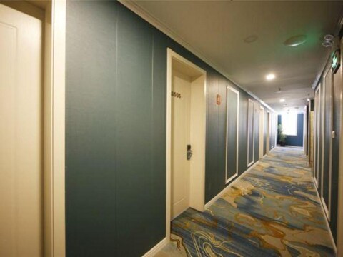 Guangyou Hotel (Shanghai Hangtou Subway Station Hangnan Road)