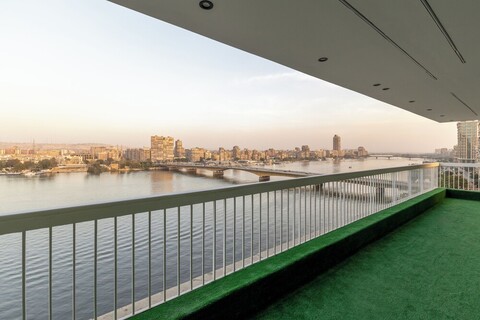 엘리트 프리미엄 4BR 나일프런트 아파트먼트