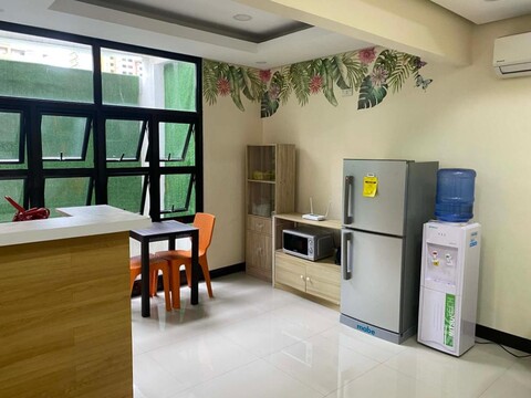 One Ventures Place - Budget Hotel & Dorm in Manila