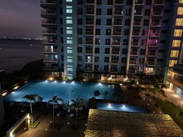 HomeMadeLuxury 180-Degree Seaview 1BR 2 Pools Next to Okada Airports MOA