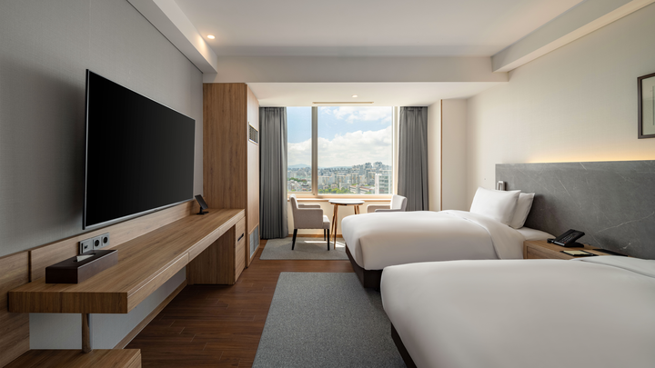 room detail thumbnail 1