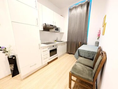 Comfortable Rooms in Wiener Stadthalle area G4