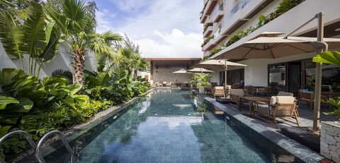 아이코닉 롱 하이 호텔