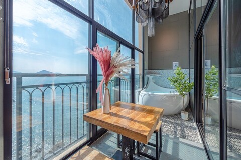 여수 옐로우서브마린스파온수풀펜션