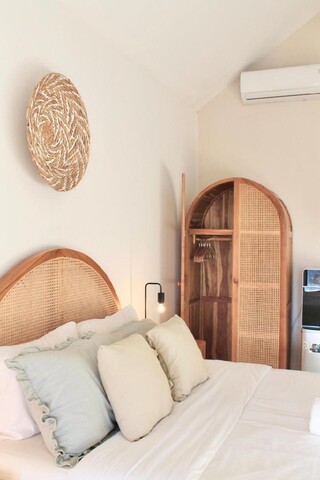 20 steps - Beach Ocean View Surf Suits R1