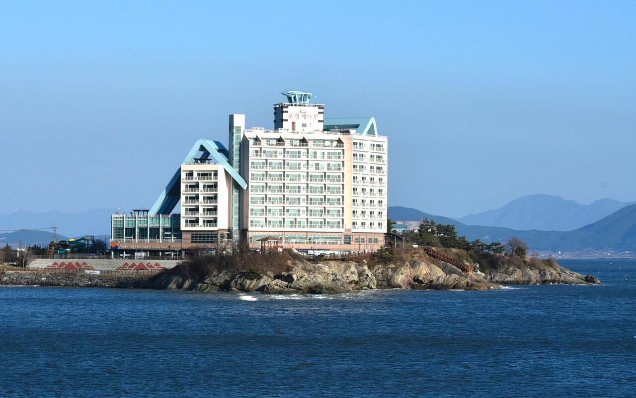 모항해나루가족호텔 외관