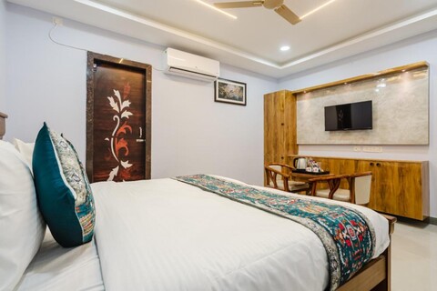 Hotel Prestige Grand