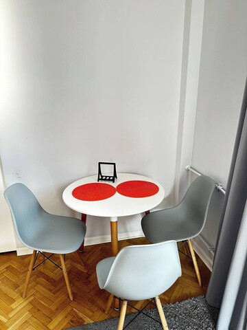 골든 이스케이프, 3룸 아파트먼트