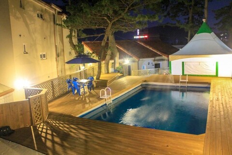 통영 모나미펜션