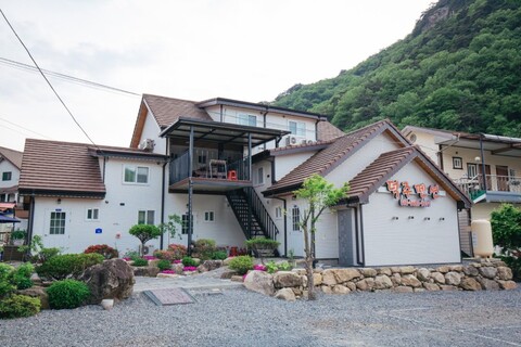 제천(월악산 송계 계곡) 덕주펜션