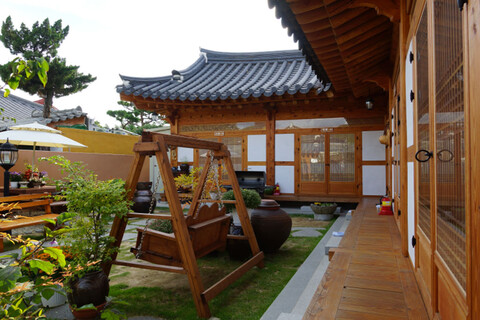 전주 더머뭄 한옥스테이