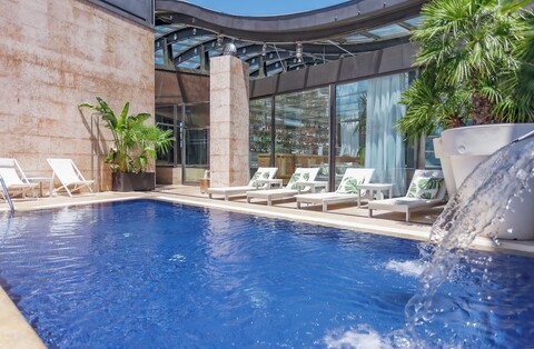 호텔 어반, 스몰 럭셔리 호텔 오브 더 월드