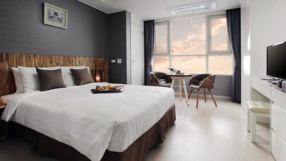 신촌 EVER 8 가족 호텔