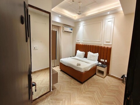 Hotel Royal Mirage - Pitampura