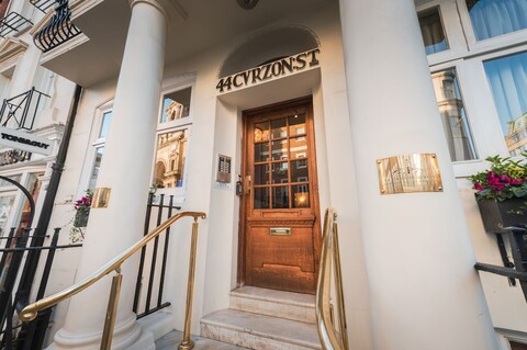 커즌 스트리트 by 맨슬리