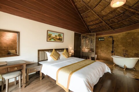 머스탱 11-11 부티크 호텔