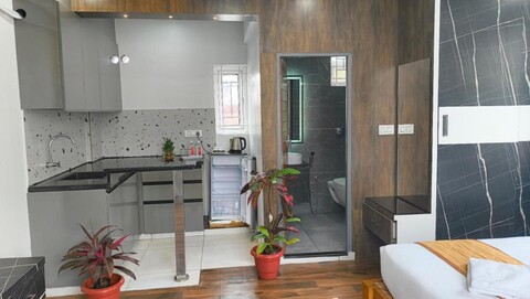 VIN HOTEL HENNUR CROSS