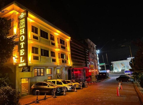 더 시티 팰리스 호텔