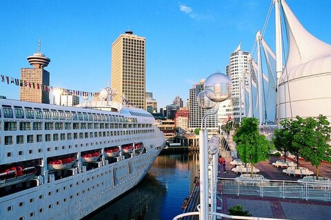 Holiday Inn & Suites North Vancouver