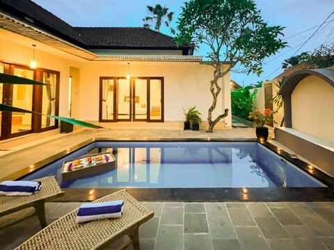 Luxury Villa Devi Canggu BatuBolong 3BR 10Guests