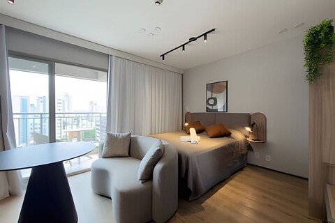 페르디즈 8층 아파트, 알리안츠 근처