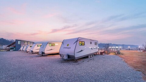 강화 낙조힐링 카라반 캠핑장