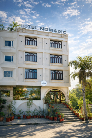 Hotel Nomadic
