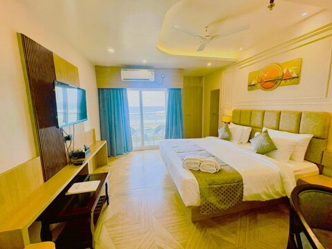 Hotel SKS Front Of Puri Sea Beach