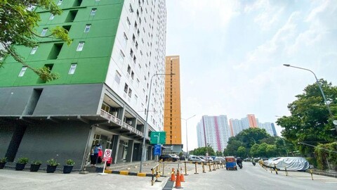 Good Deal and Relaxing 2BR Green Pramuka City Apartment By Travelio