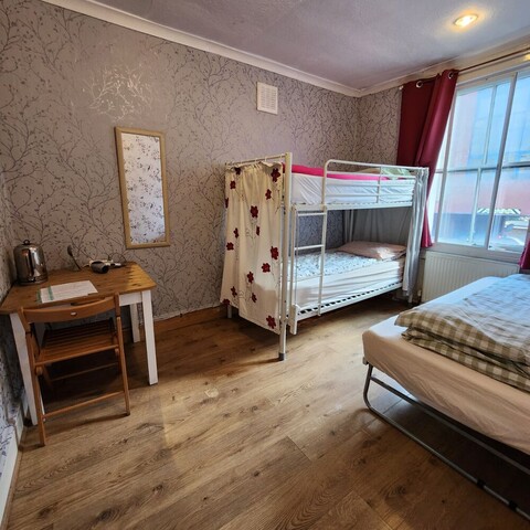 런던 뚜벅이숙박