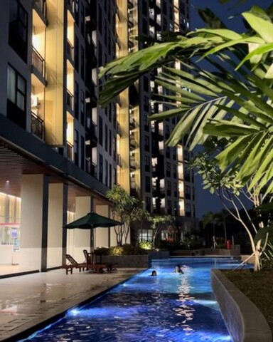 Apartemen Transpark Cibubur with Netlfix by APARTEMENKU
