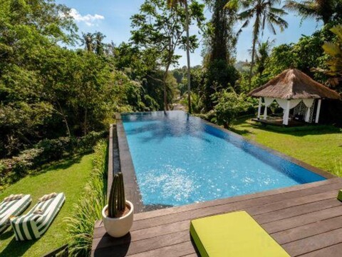 Villa Lepak by the River
