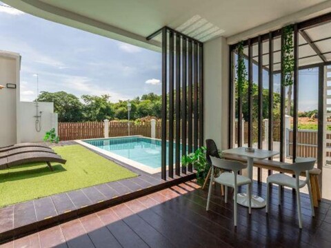 9 BR Pool Villa near Shopping Mall.