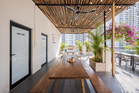 애슬레틱 골드 빌라-어반 하노이-스태프 24/7