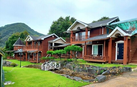 강촌팰리스펜션