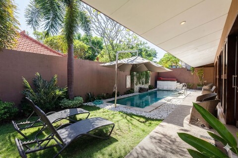 나울리 빌라스 사누르