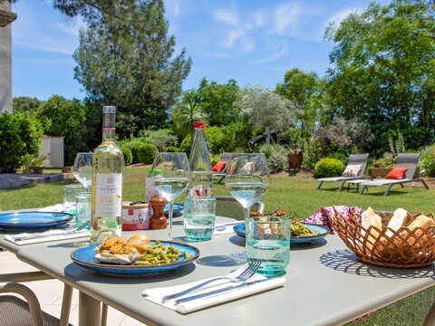 이비스 살롱 드 프로방스 쉬드