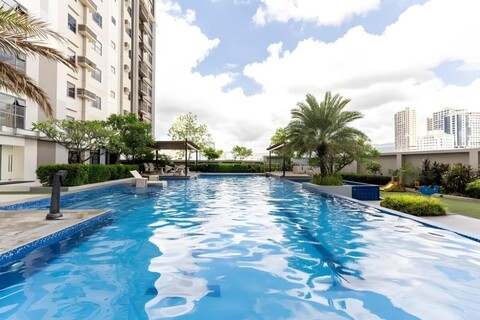 스페이셔스 1 베드룸 위드 발코니 앳안초