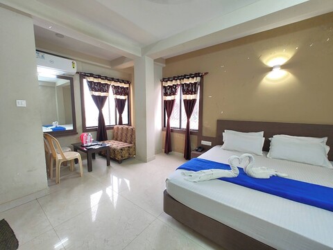 호텔 U K 팰리스 푸리