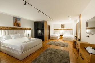 Superior Pyramids View