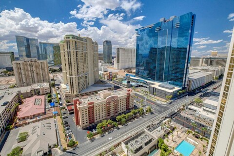 Studio 25 HIGH FLR MGM Signature Balcony