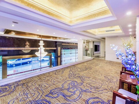 Yulong Inn