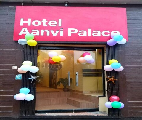 Hotel Aanvi Palace