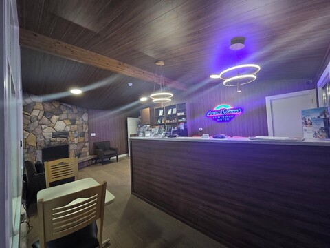 하워드 존슨 바이 윈덤 힌턴