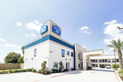 팰리스 인 블루, 로라 코페 로드