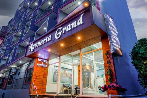 Navneeta Grand Hotel & Banquet Hall Varanasi