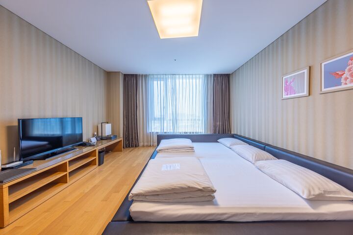 room detail thumbnail 0